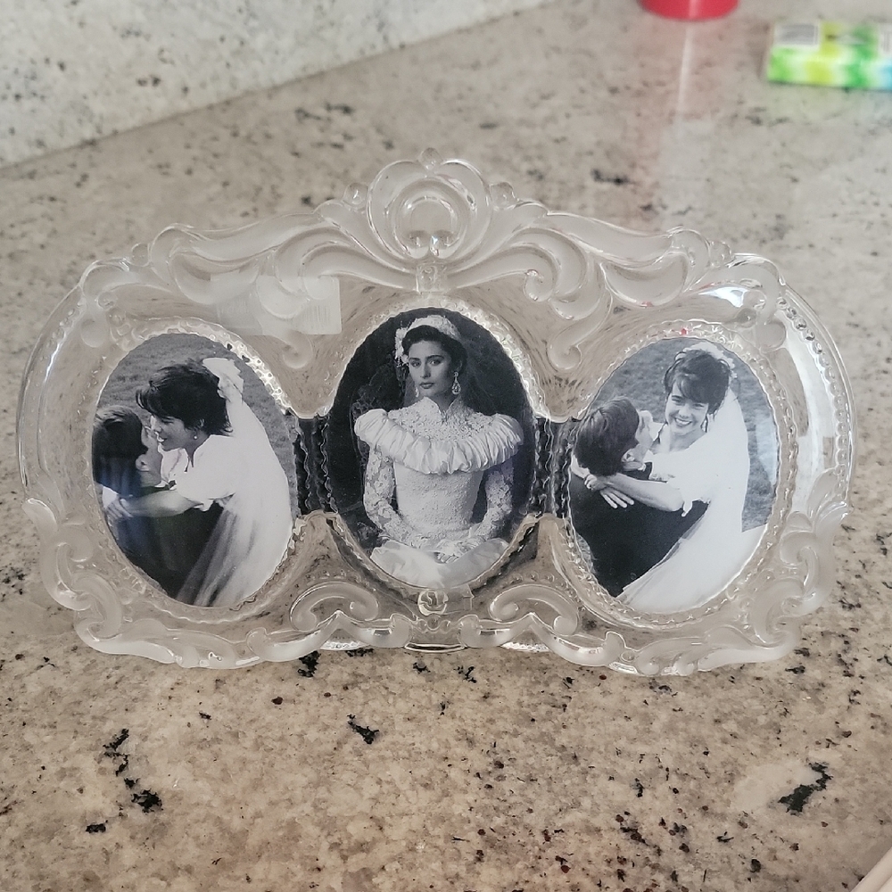 Elegant Clear Glass Photo Frame